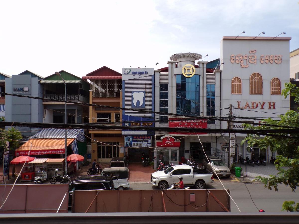 Ananta Aster Lägenhet Phnom Penh Exteriör bild